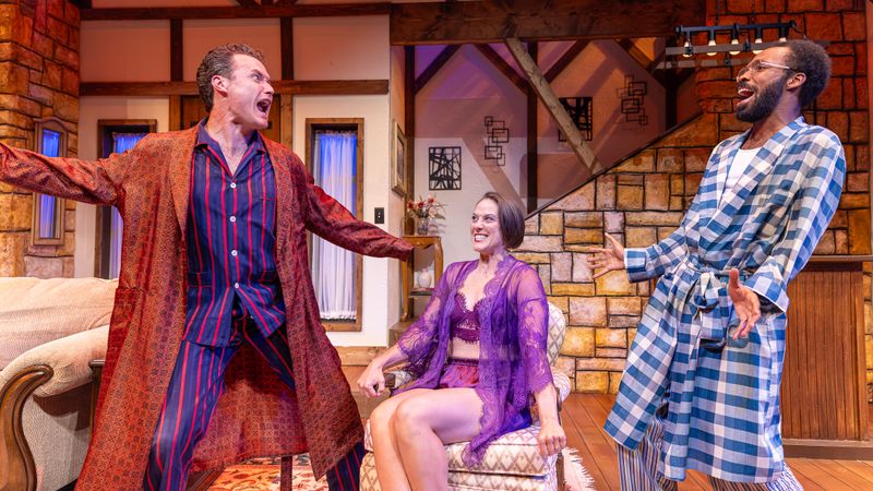 Photos: DON'T DRESS FOR DINNER at Laguna Playhouse — photo 14 of 20