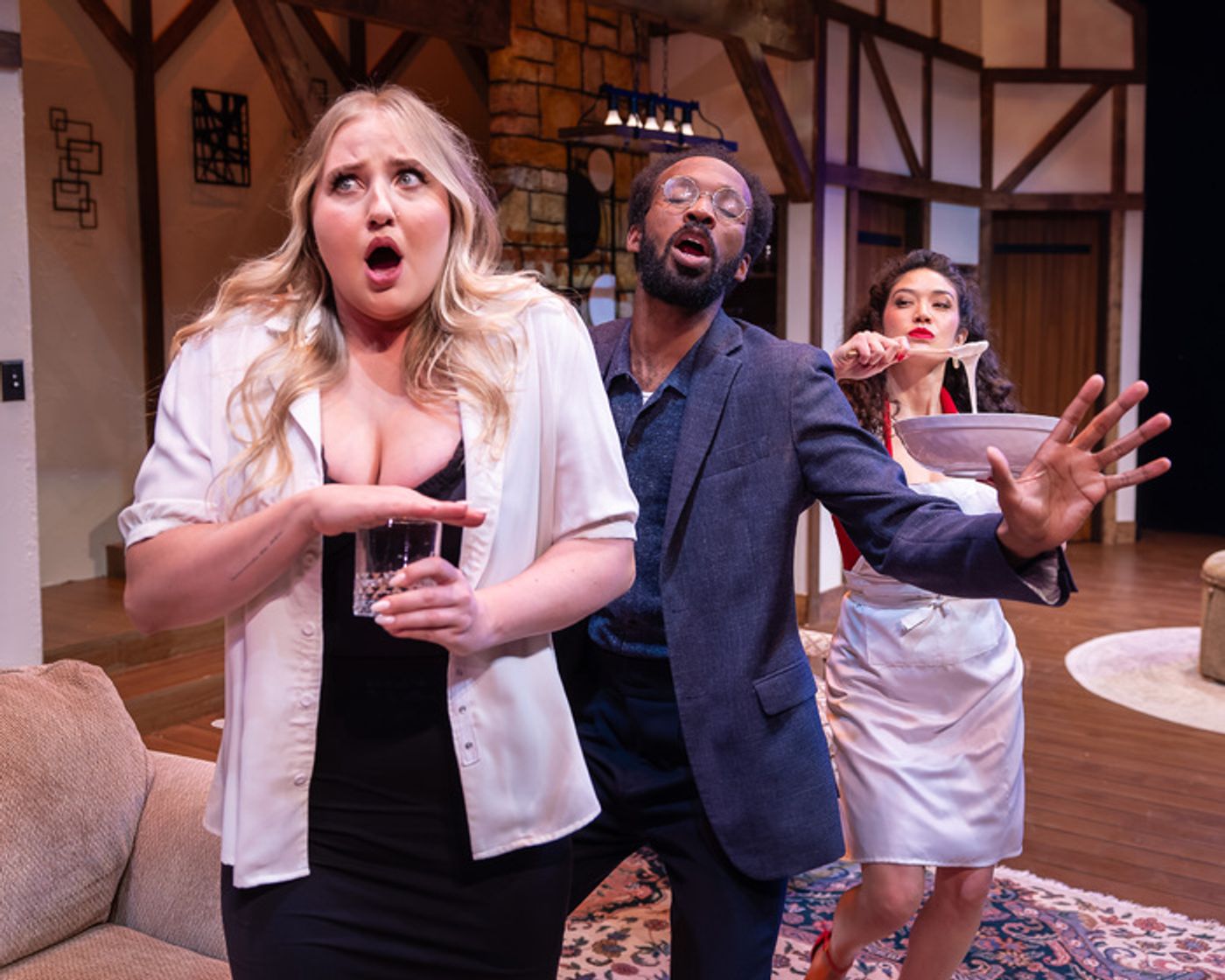 Photos: DON'T DRESS FOR DINNER at Laguna Playhouse Photos: DON'T DRESS FOR DINNER at Laguna Playhouse Image