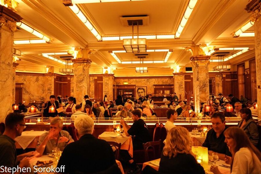 PHOTOS: AN AMERICAN IN LONDON Hugh Panaro Makes Crazy Coqs Debut Image
