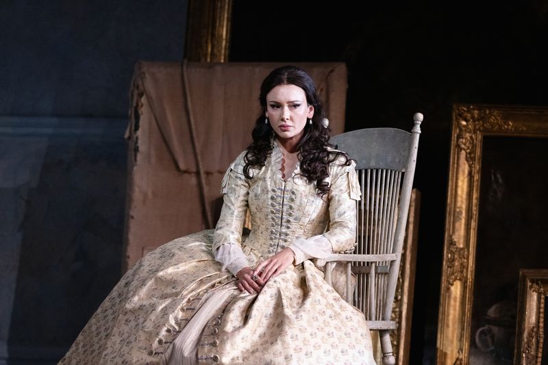 Review: LA TRAVIATA, Royal Ballet And Opera Review: LA TRAVIATA, Royal Ballet And Opera Image