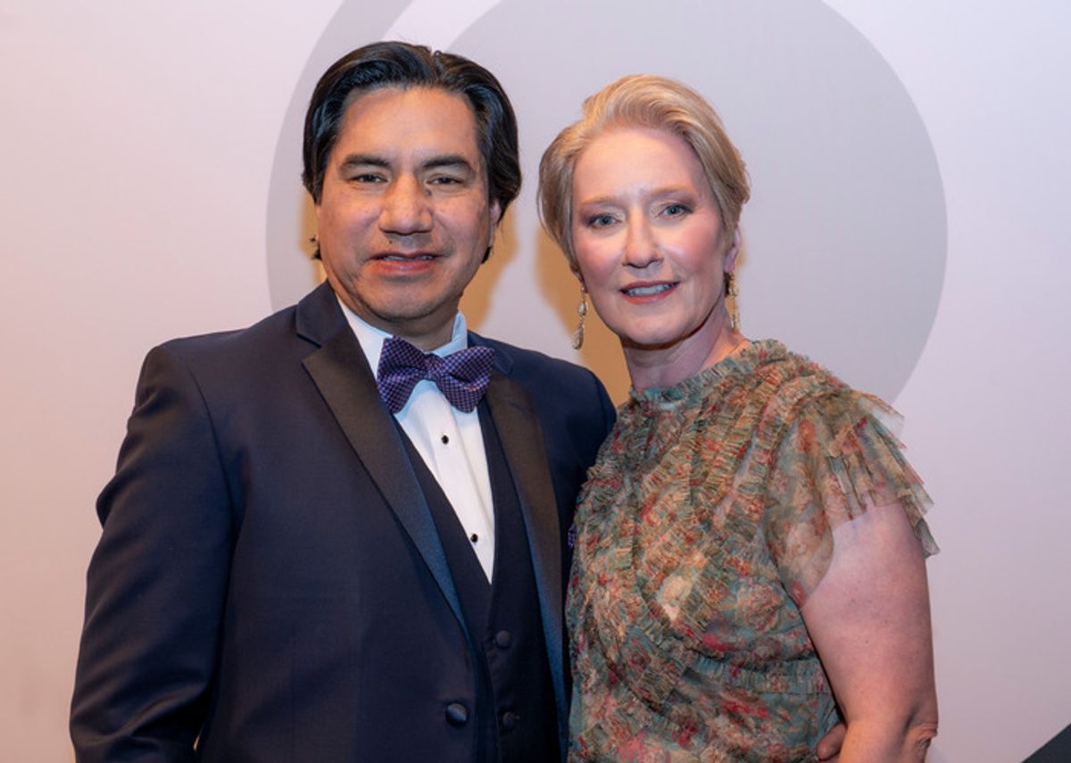 Heather Hitchens, Felix Cisneros