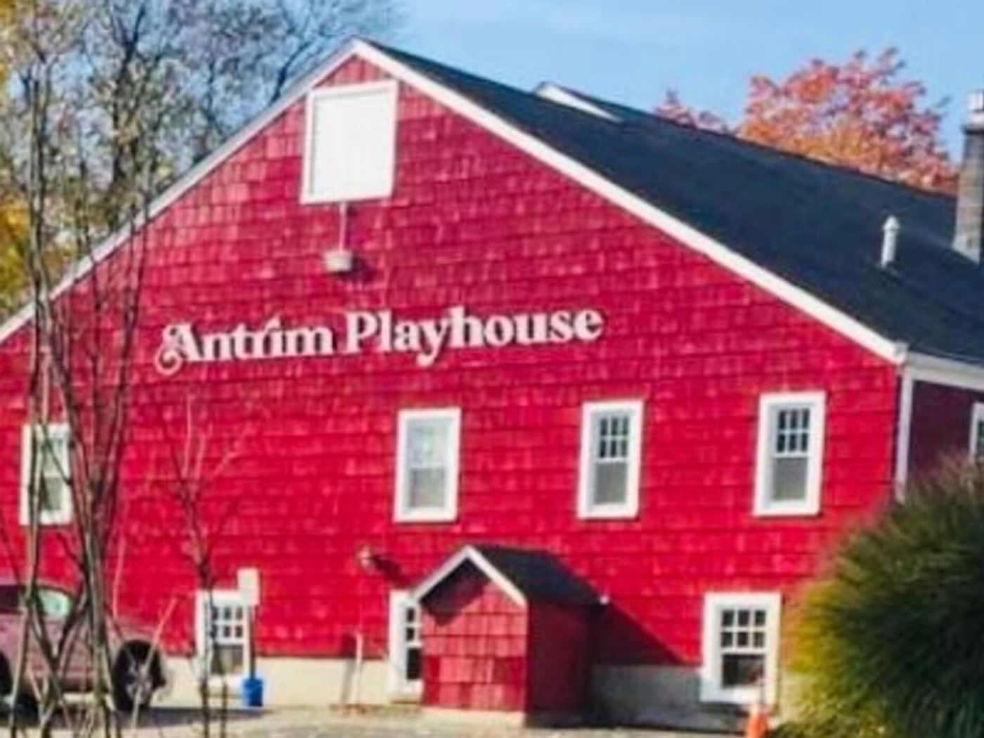 Previews: HANG ON at Antrim Playhouse.  Image