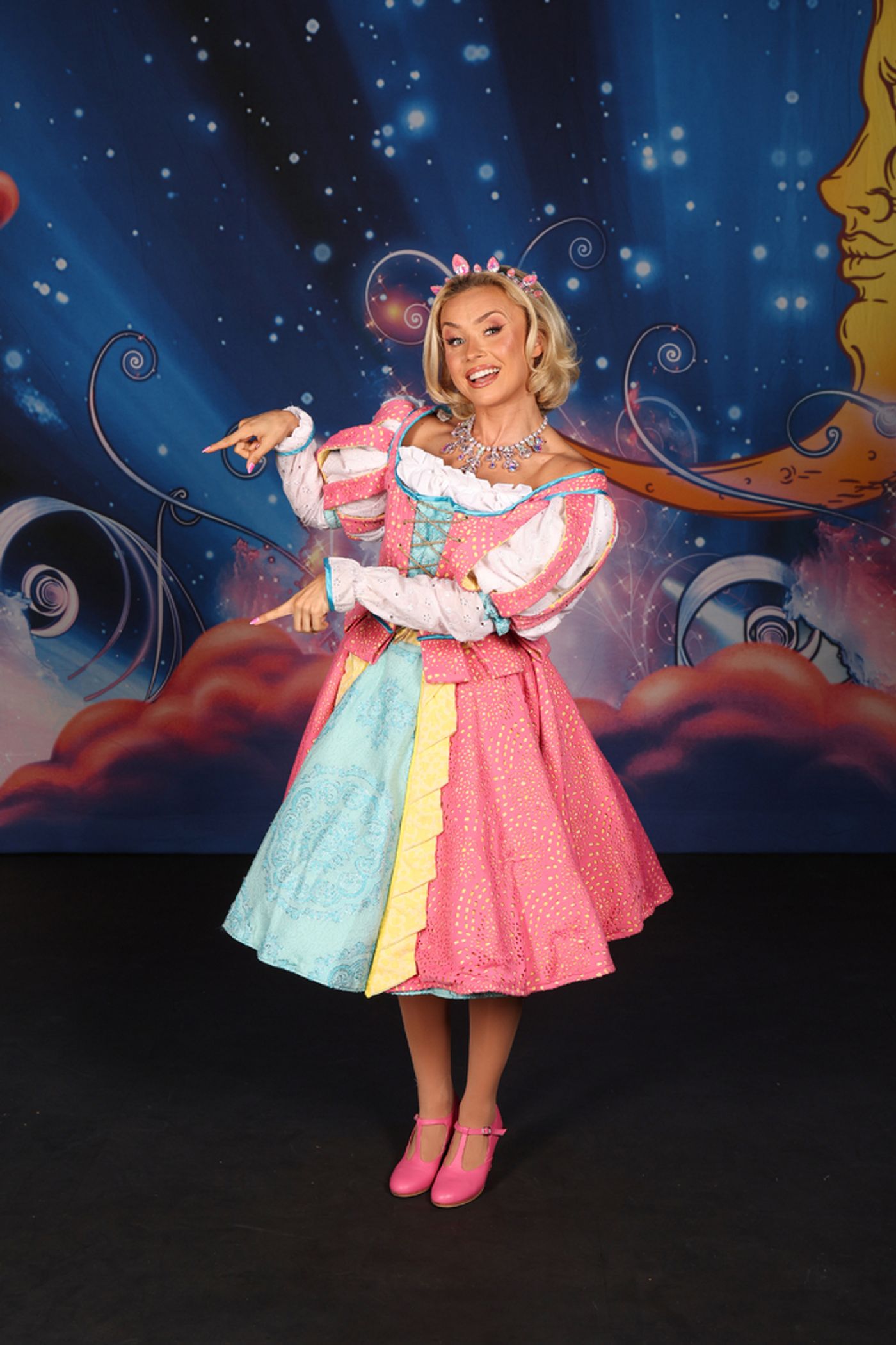 Photos: Meet the Cast of JACK AND THE BEANSTALK Panto at Southampton's Mayflower Theatre Photos: Meet the Cast of JACK AND THE BEANSTALK Panto at Southampton's Mayflower Theatre Image