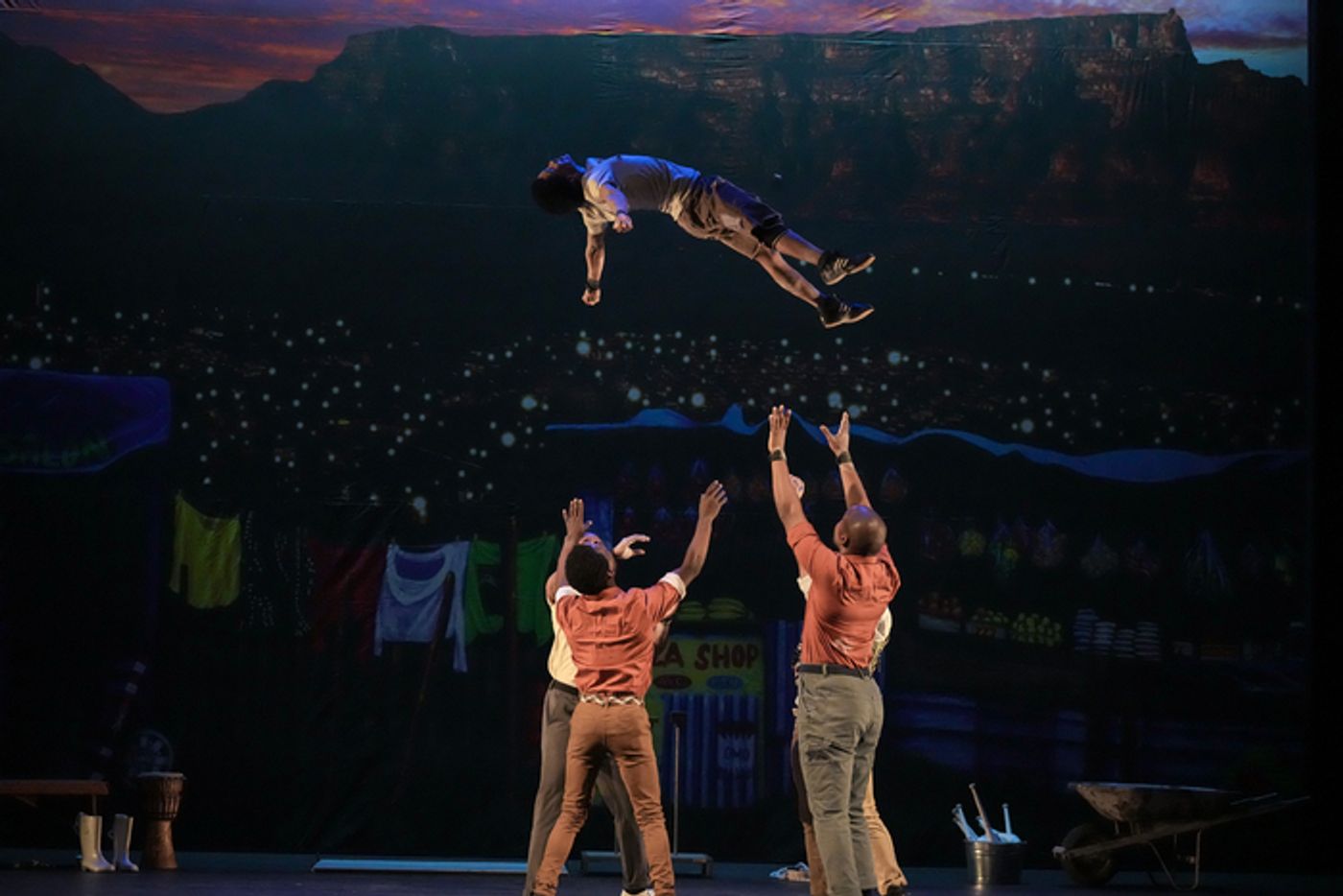 Photos: MOYA by Zip Zap Circus at Children's Theatre Company  Image