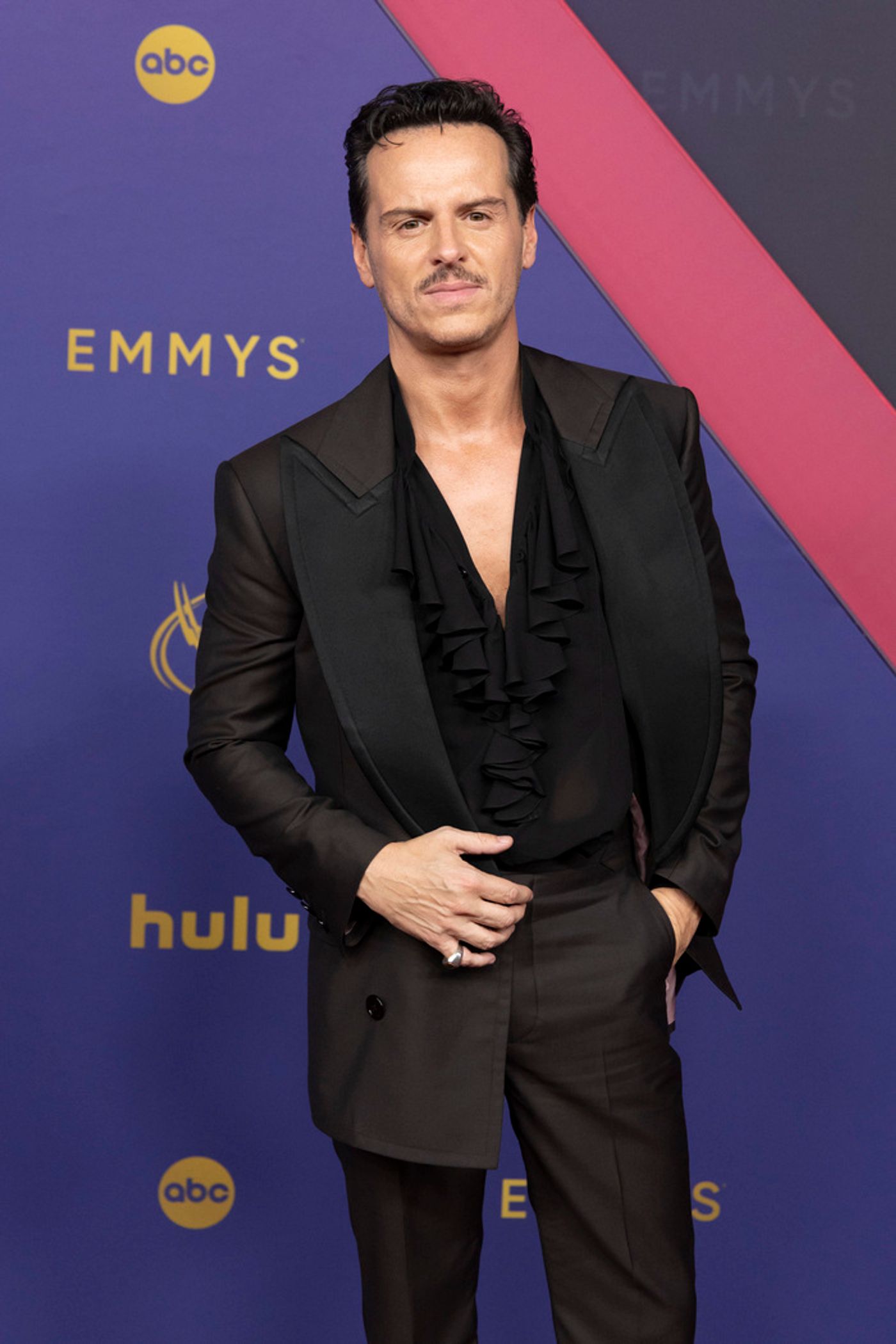 Photos: Inside the 76th Emmy Awards With Jeremy Allen White, Elizabeth Debicki & More  Image