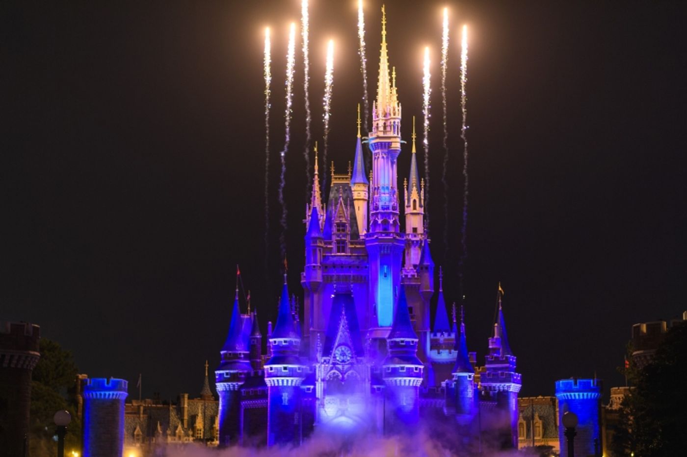 Review : TOKYO DISNEYLAND'S NEW NIGHTTIME ENTERTAINMENT 'REACH FOR THE STARS'  Image