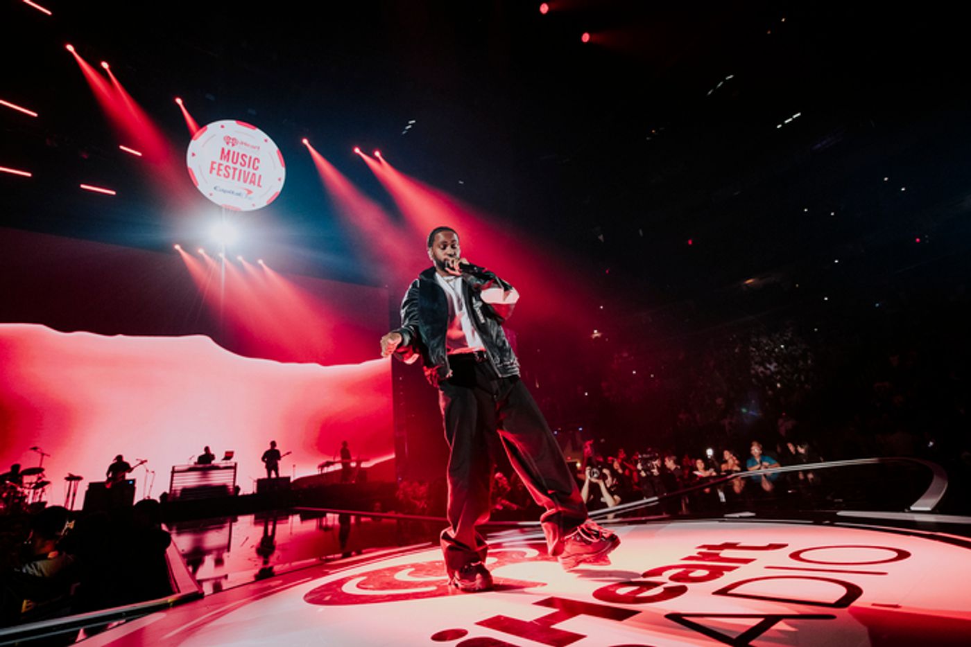 Photos: Gwen Stefani, Doja Cat, & More at The 2024 iHeartRadio Music Festival  Image