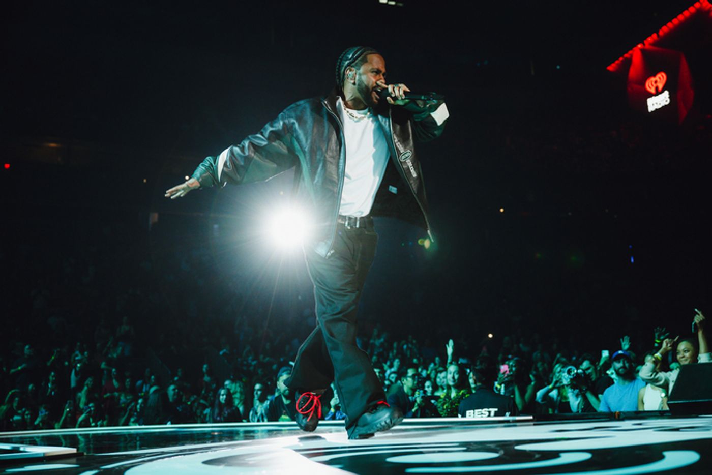 Photos: Gwen Stefani, Doja Cat, & More at The 2024 iHeartRadio Music Festival  Image