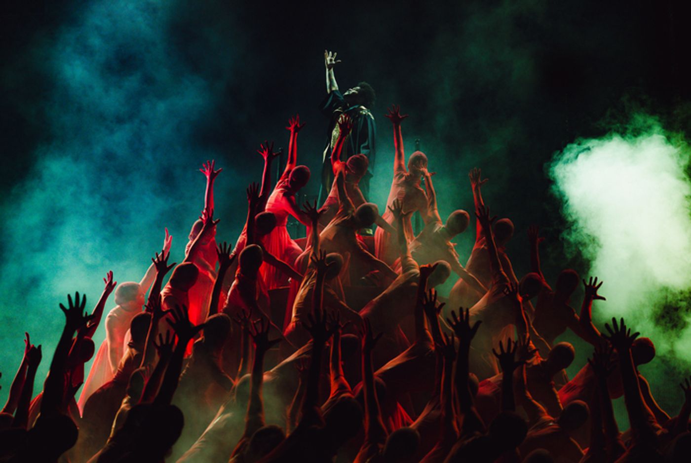 Photos: Gwen Stefani, Doja Cat, & More at The 2024 iHeartRadio Music Festival  Image