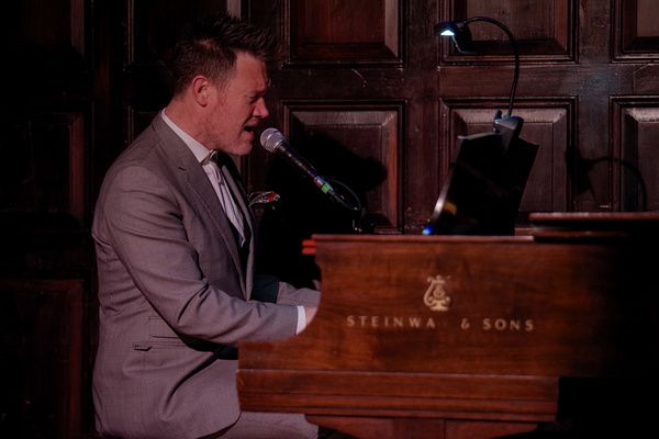 Eddie Perfect  Photo