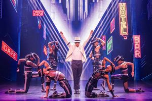 Jamaal Fields-Green and the cast Photo