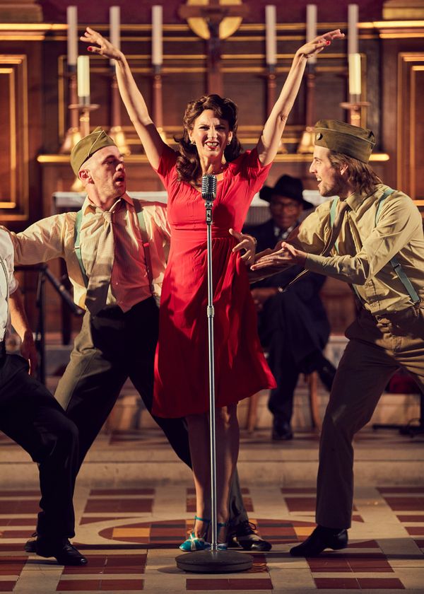 Summer Strallen and the Cast of WINGHAVEN Photo