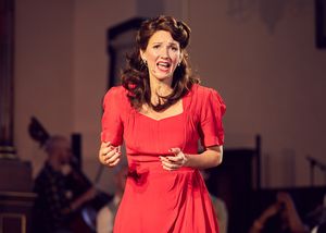Summer Strallen Photo