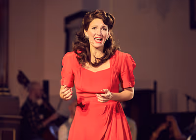 Summer Strallen Photo