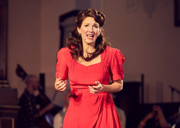 Summer Strallen Photo