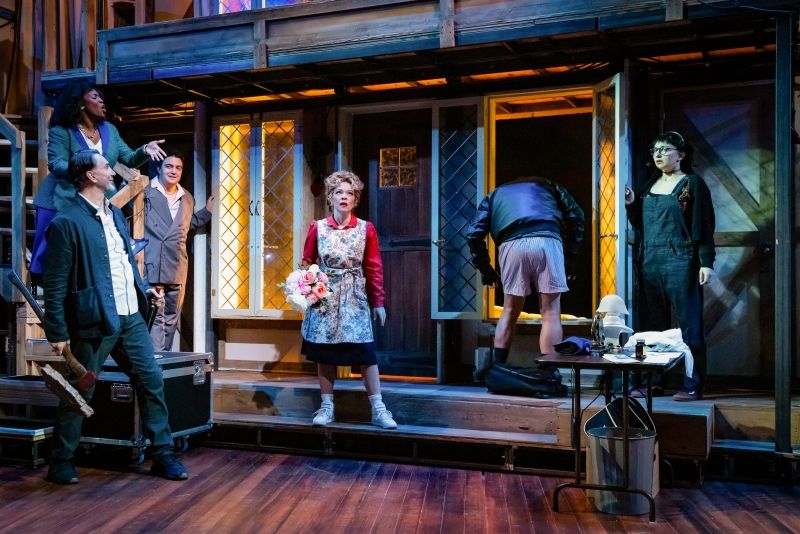 Interview: Michelle Elaine of NOISES OFF at Alley Theatre Image