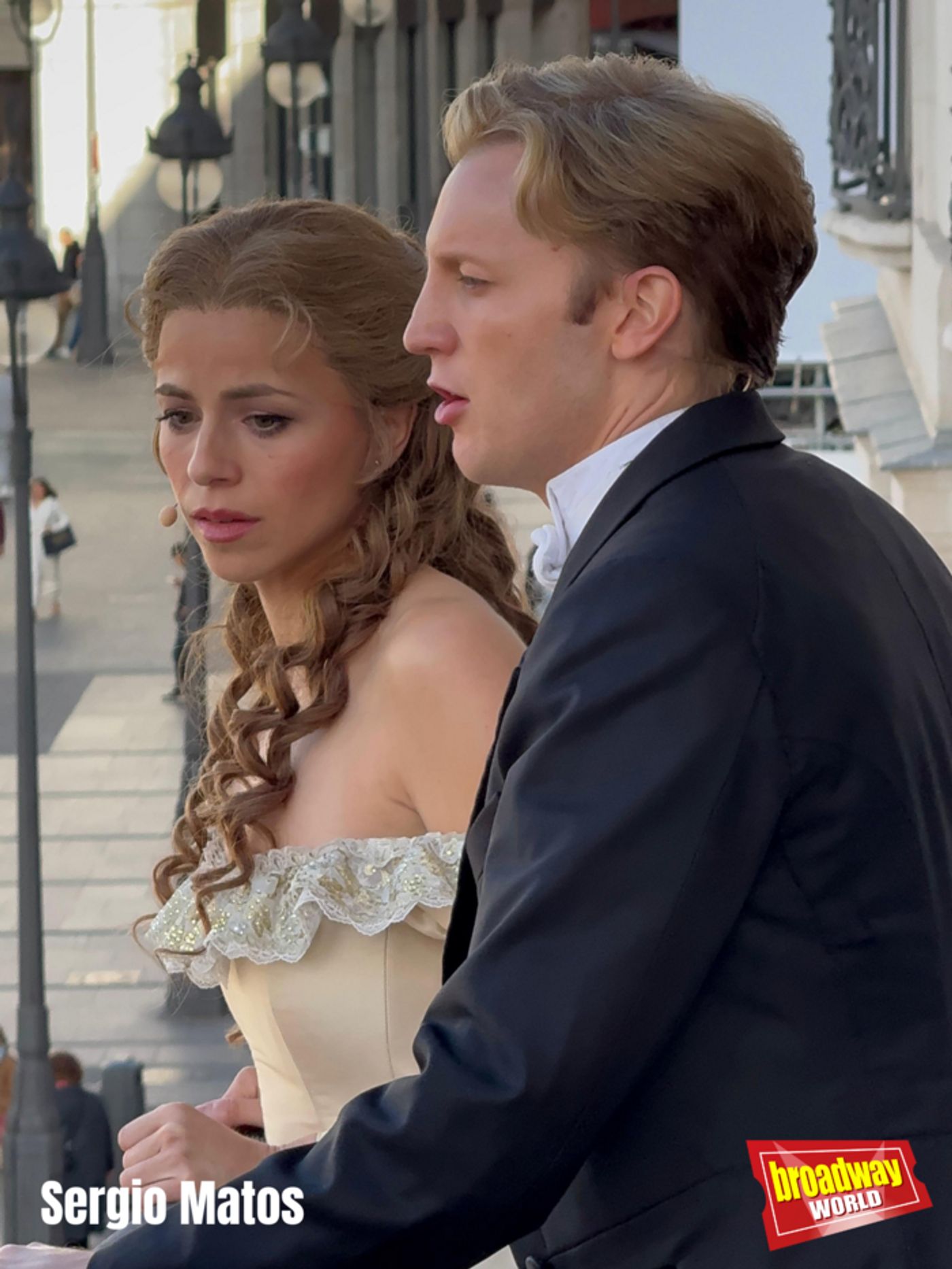 PHOTOS: Los protagonistas de EL FANTASMA DE LA ÓPERA inauguran temporada con un acto especial  Image