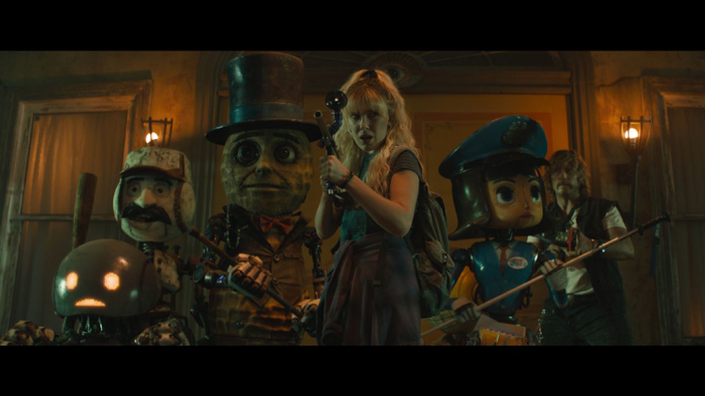 Photos: First Look at Netflix's THE ELECTRIC STATE With Millie Bobby Brown and Chris Pratt  Image