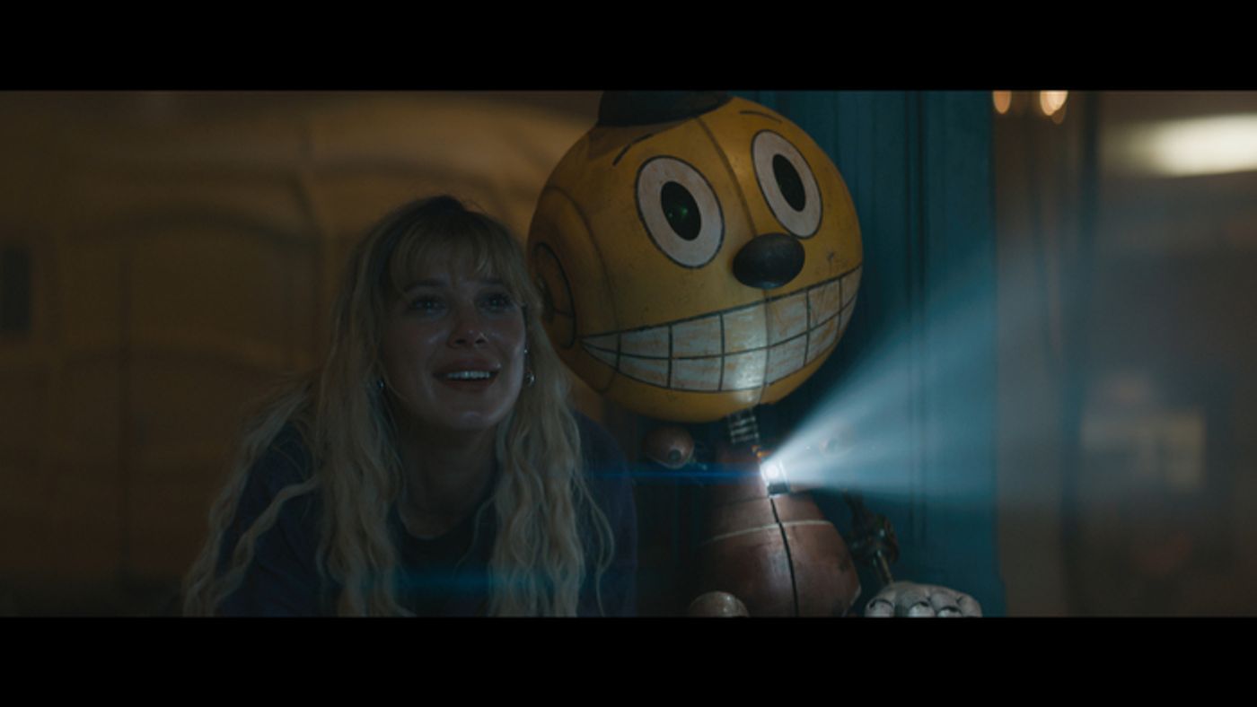 Photos: First Look at Netflix's THE ELECTRIC STATE With Millie Bobby Brown and Chris Pratt  Image