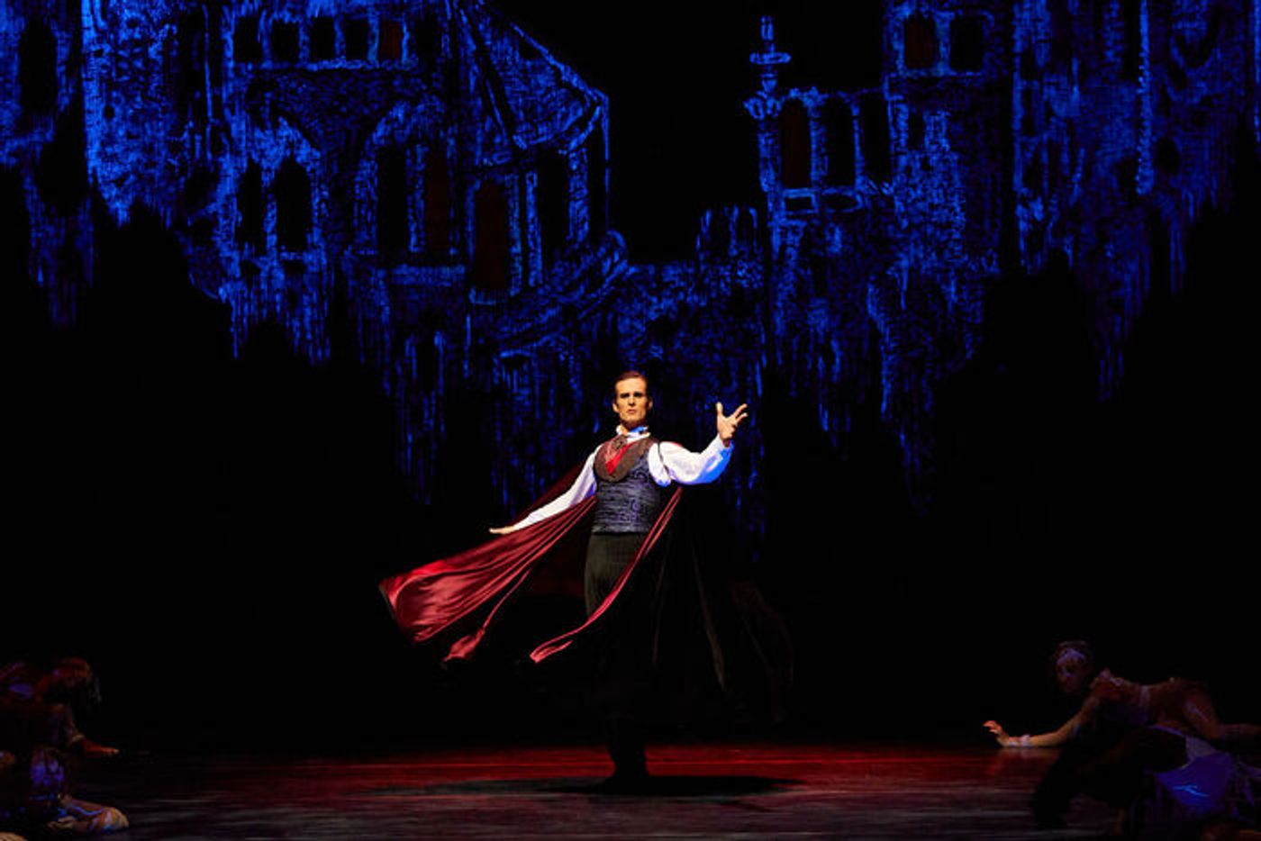 Photos: Paul Vasterling's DRACULA at Nashville Ballet Photos: Paul Vasterling's DRACULA at Nashville Ballet Image