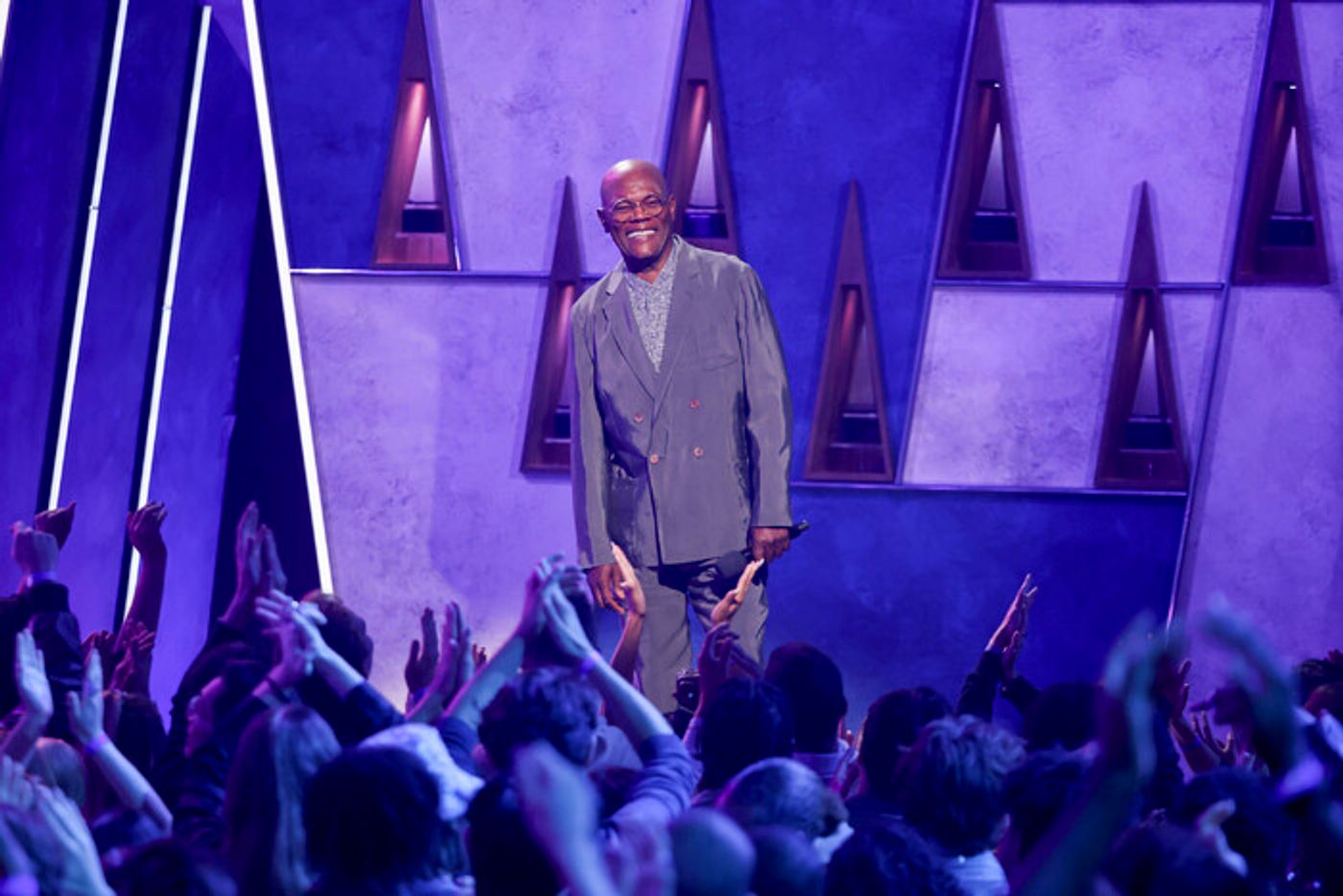 Photos: Jennifer Hudson, Mariah Carey, & More Perform at the AMERICAN MUSIC AWARDS 50TH ANNIVERSARY SPECIAL  Image