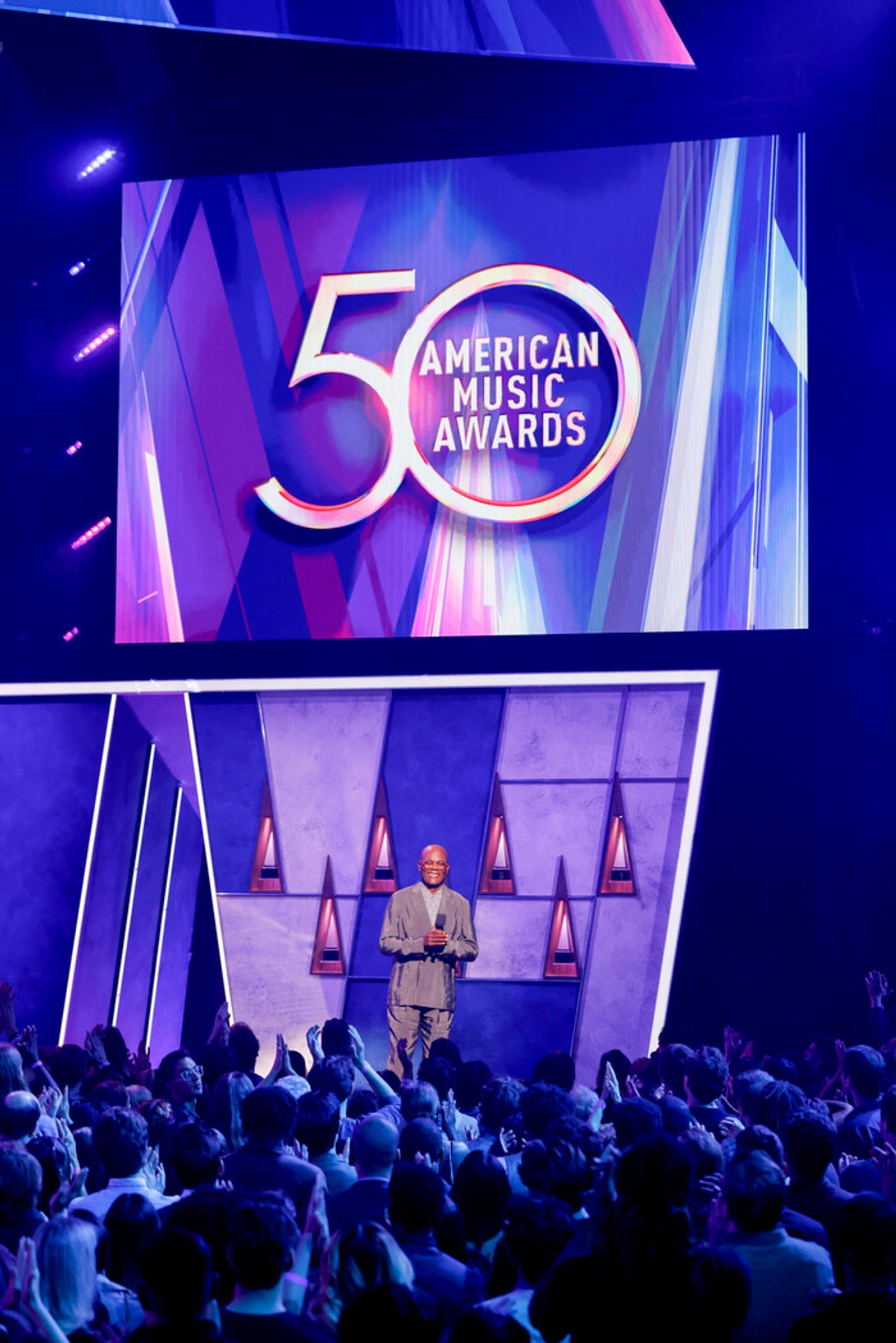 Photos: Jennifer Hudson, Mariah Carey, & More Perform at the AMERICAN MUSIC AWARDS 50TH ANNIVERSARY SPECIAL  Image