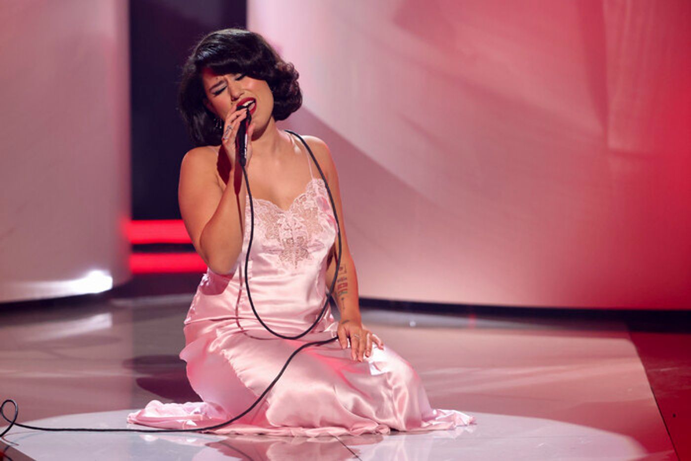 Photos: Jennifer Hudson, Mariah Carey, & More Perform at the AMERICAN MUSIC AWARDS 50TH ANNIVERSARY SPECIAL  Image
