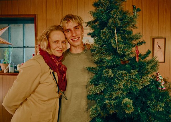 Uma Thurman and Levon Hawke Photo