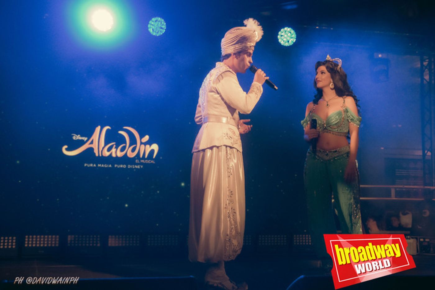 PHOTOS: Se presenta la Temporada Teatral de Madrid en la Plaza de Callao PHOTOS: Se presenta la Temporada Teatral de Madrid en la Plaza de Callao Image