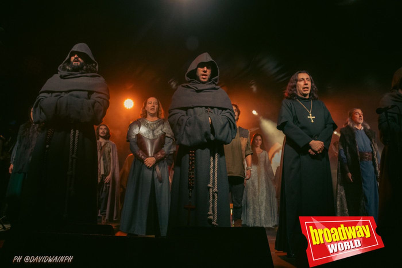 PHOTOS: Se presenta la Temporada Teatral de Madrid en la Plaza de Callao PHOTOS: Se presenta la Temporada Teatral de Madrid en la Plaza de Callao Image