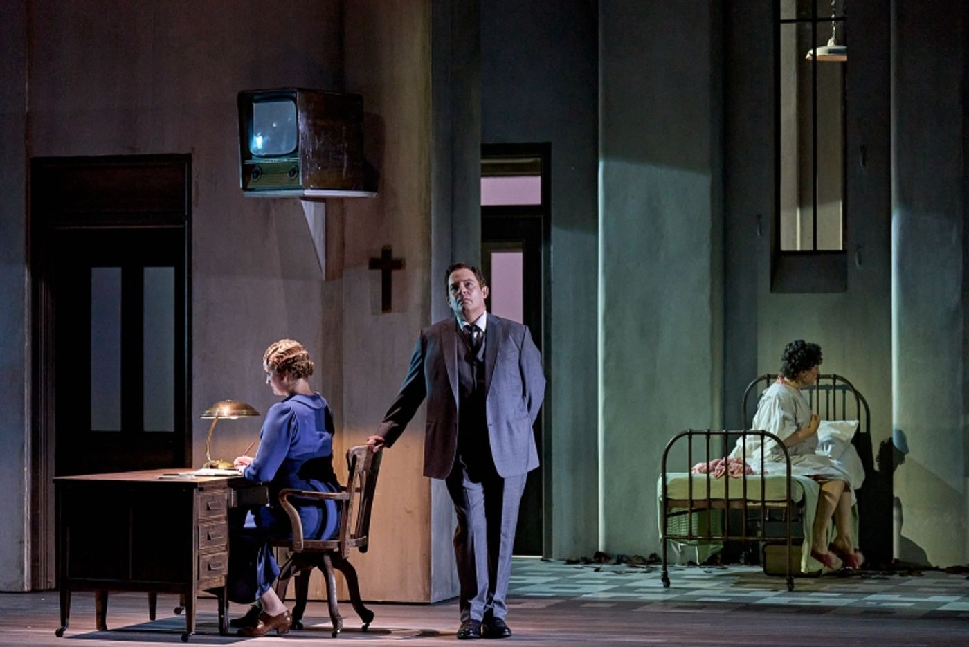 Review: THE TURN OF THE SCREW, London Coliseum  Image