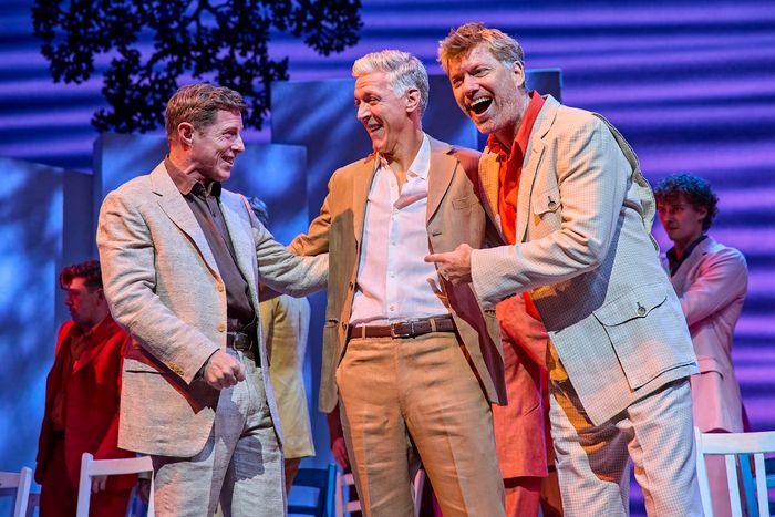 Photos: New Cast Joins MAMMA MIA! in London — photo 24 of 32