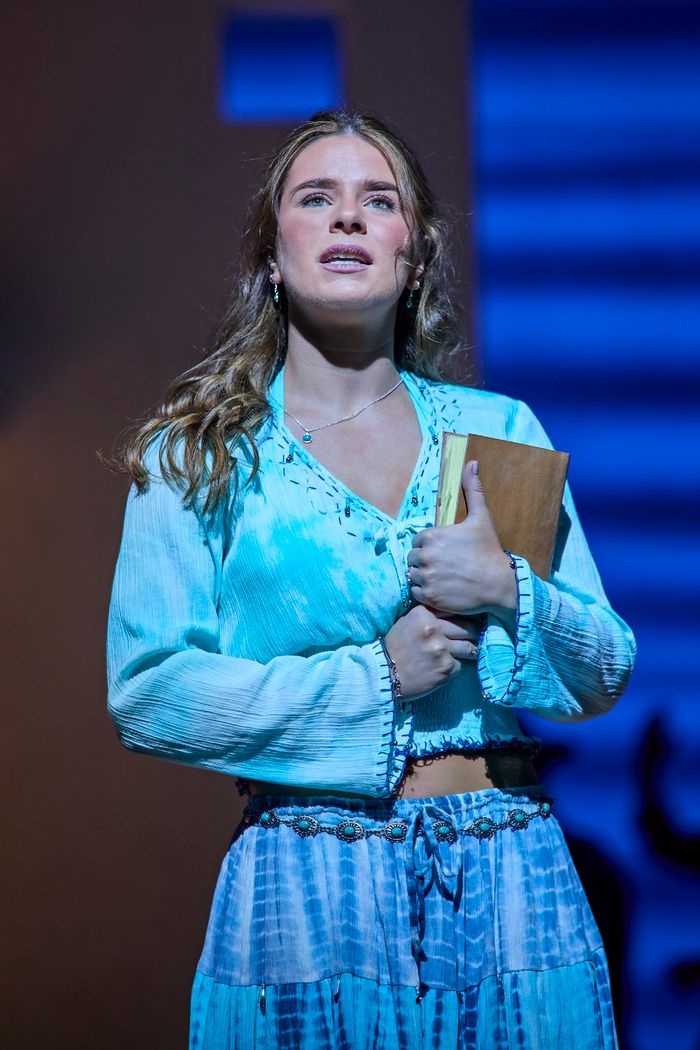 Photos: New Cast Joins MAMMA MIA! in London — photo 19 of 32