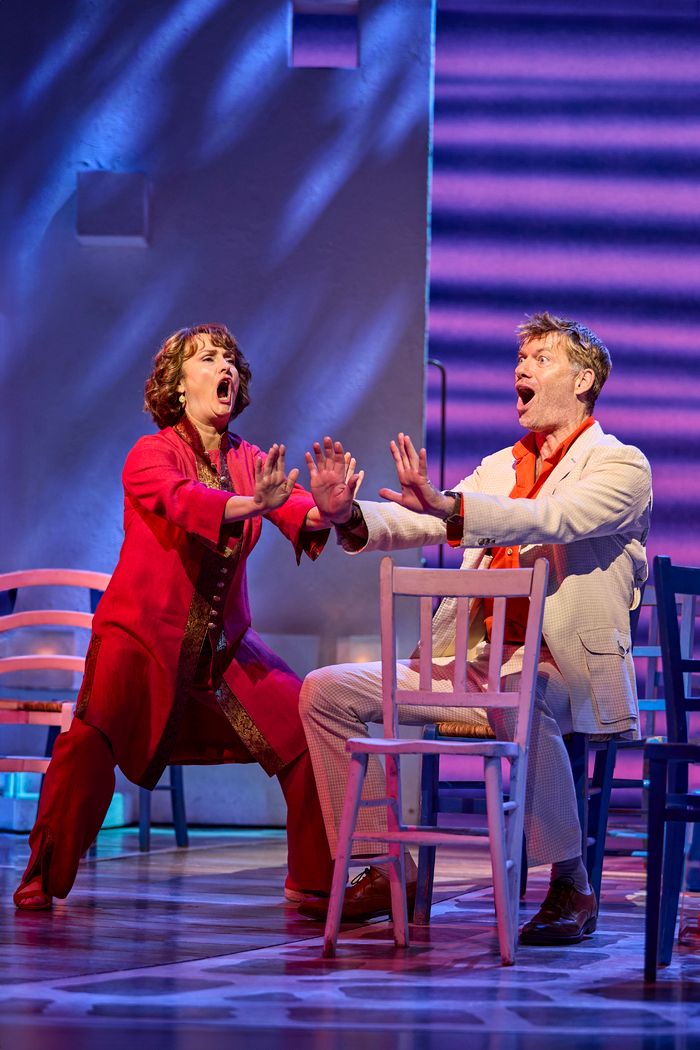 Photos: New Cast Joins MAMMA MIA! in London — photo 10 of 32