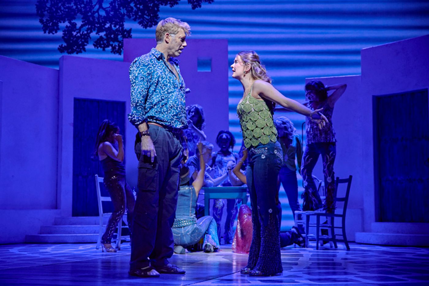 Photos: New Cast Joins MAMMA MIA! in London  Image