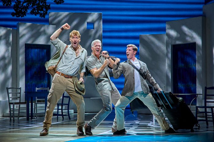 Photos: New Cast Joins MAMMA MIA! in London — photo 7 of 32