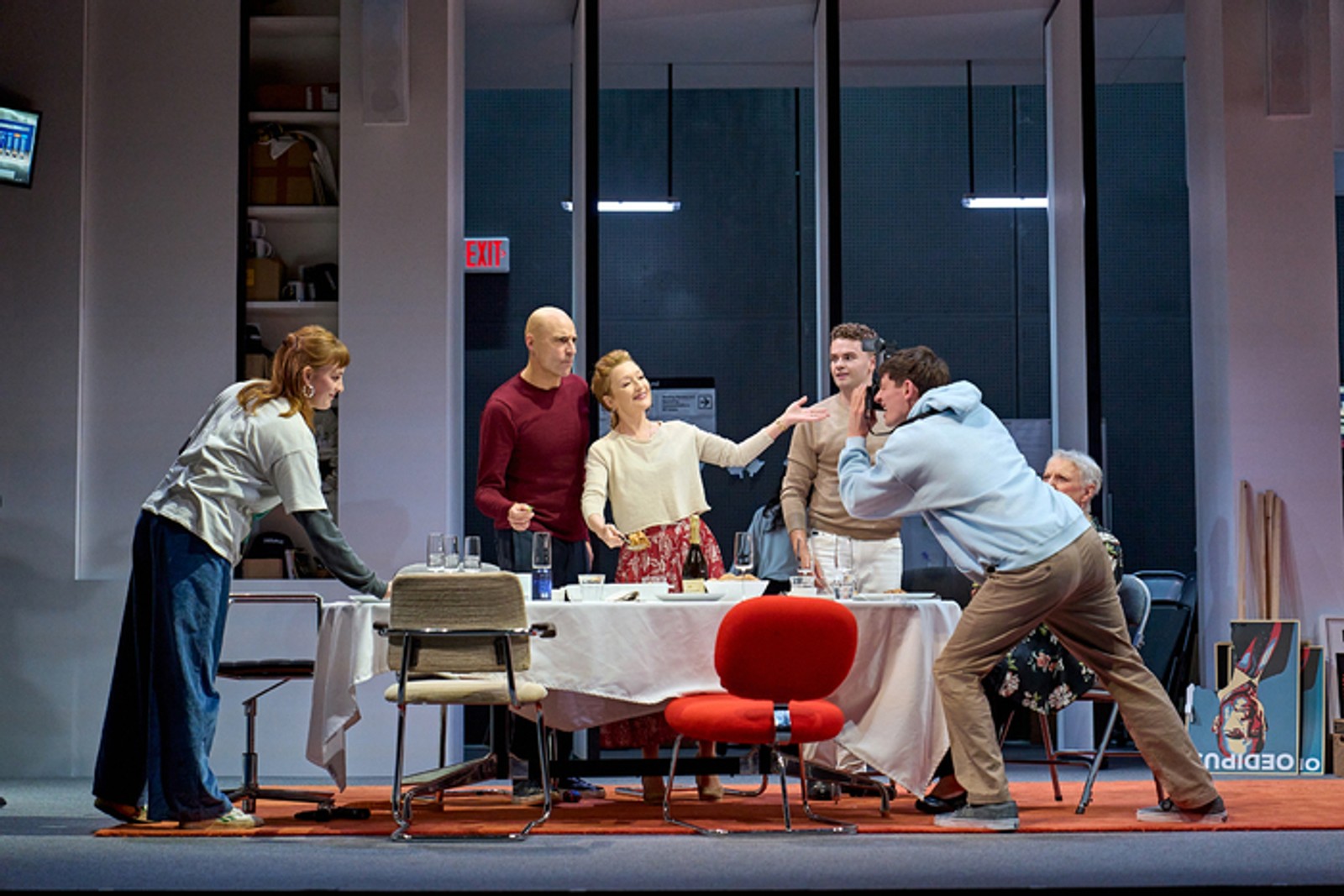Photos: Mark Strong, Lesley Manville, and More Star In OEDIPUS West End — photo 10 of 13