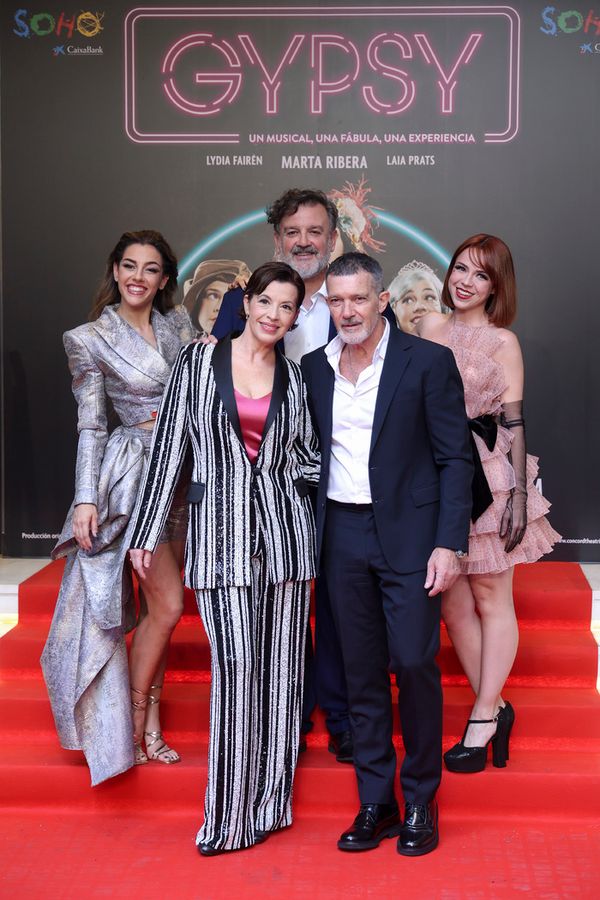 Laia Prats, Marta Ribera, Carlos Seguí, Antonio Banderas y Lydia Fairén. Fotografí Photo