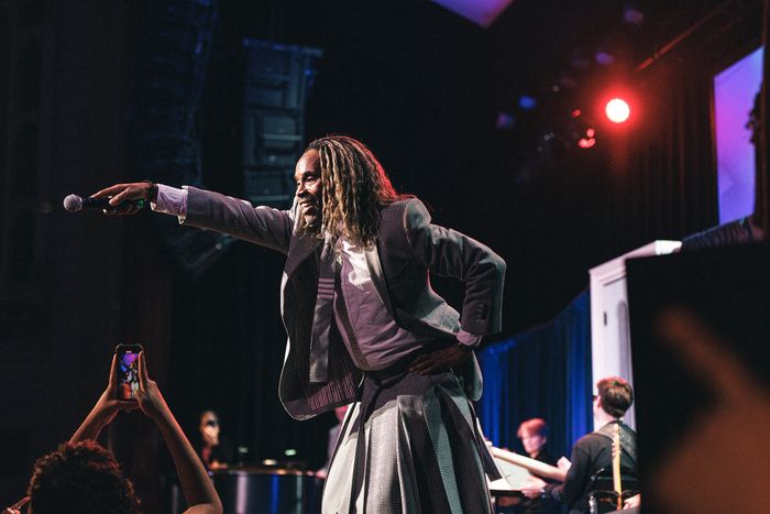 Photos: Anne Hathaway, Billy Porter & More at BROADWAY RALLIES FOR KAMALA! — photo 32 of 35