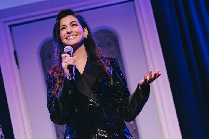 Photos: Anne Hathaway, Billy Porter & More at BROADWAY RALLIES FOR KAMALA! — photo 27 of 35