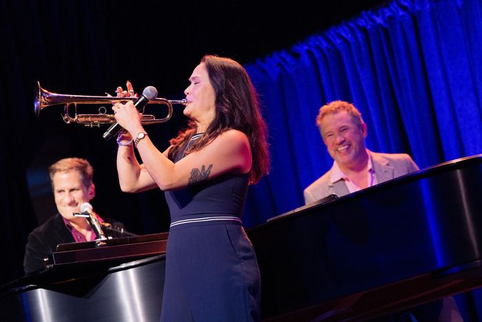 Photos: Anne Hathaway, Billy Porter & More at BROADWAY RALLIES FOR KAMALA! — photo 4 of 35