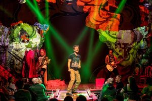 Joey McIntyre with Tomas Costanza and Tyler Connaghan @ BroadwayWorld Joey McIntyre with Tomas Costanza and Tyler Connaghan Photo