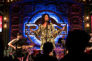 Elizabeth Stenholt  Photo