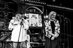 Founder & Artistic Director David Fiorello interviews LauraJane Hyde, CEO of Gilda''s Club Chicago @ BroadwayWorld Founder & Artistic Director David Fiorello interviews LauraJane Hyde, CEO of Gilda''s Photo