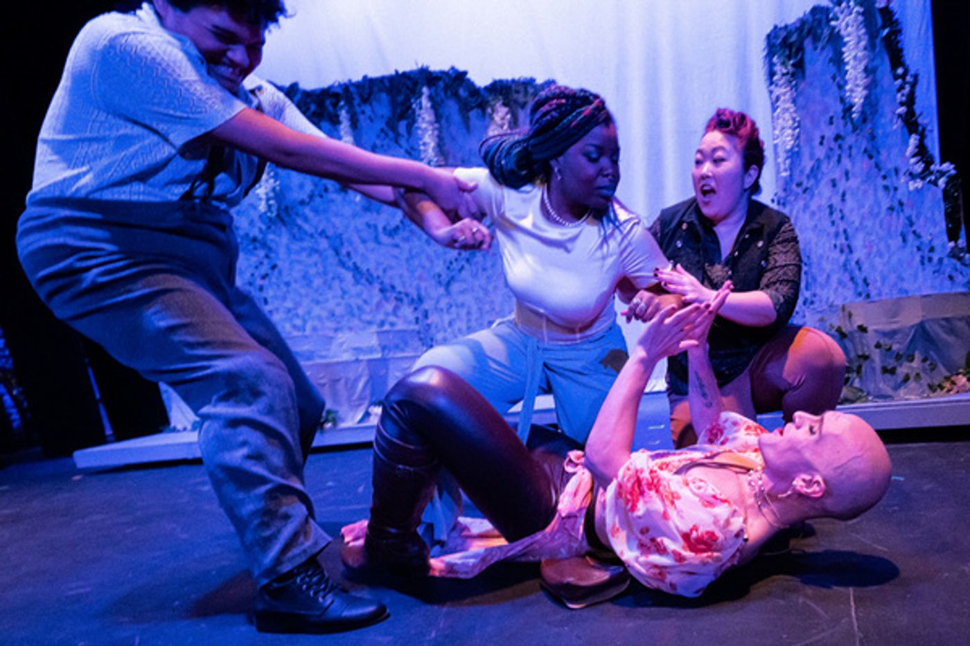 Photos: Babes With Blades' A MIDSUMMER NIGHT'S DREAM Photos: Babes With Blades' A MIDSUMMER NIGHT'S DREAM Image