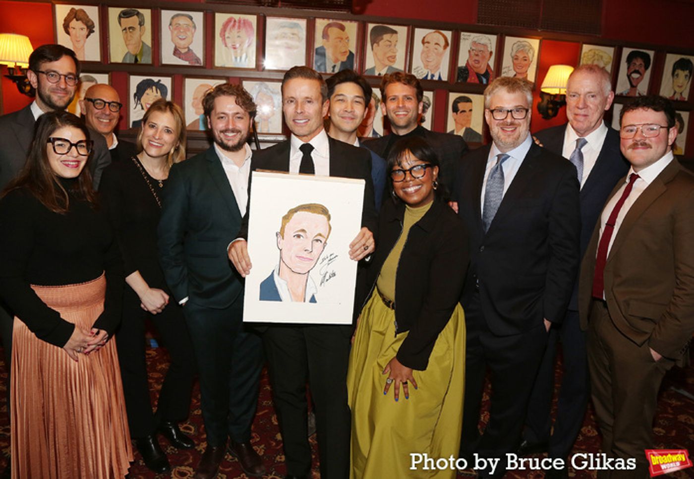 Photos: CAA's Joe Machota Receives Portrait at Sardi's  Image