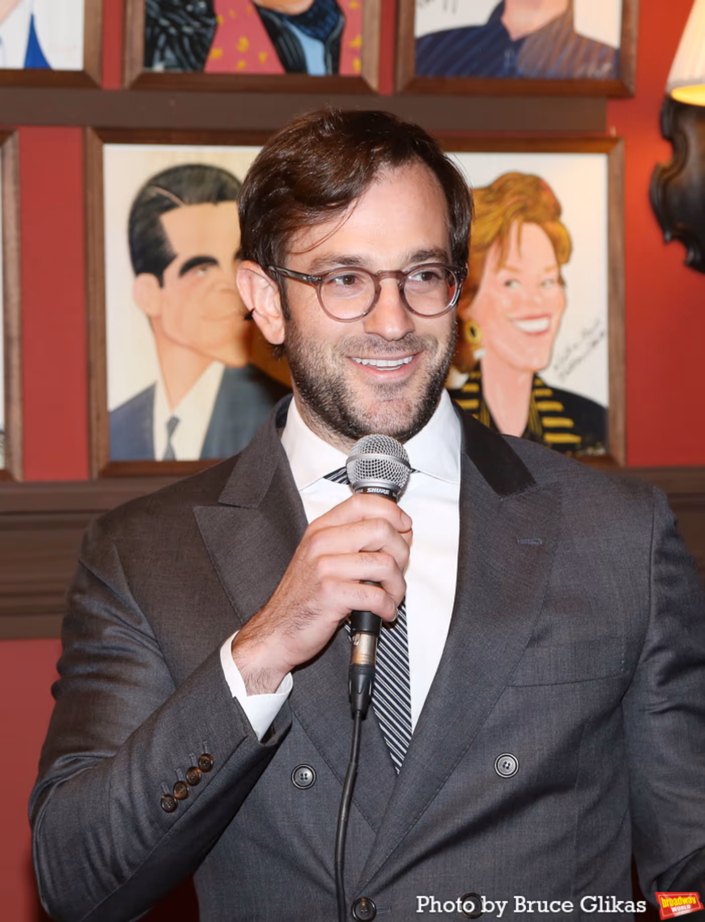 Photos: CAA's Joe Machota Receives Portrait at Sardi's  Image