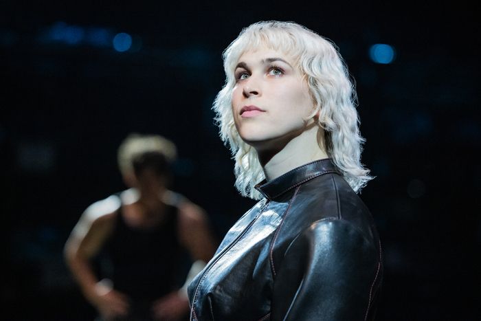 Photos: Kit Connor and Rachel Zegler in ROMEO + JULIET on Broadway — photo 10 of 14