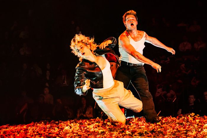 Photos: Kit Connor and Rachel Zegler in ROMEO + JULIET on Broadway — photo 11 of 14