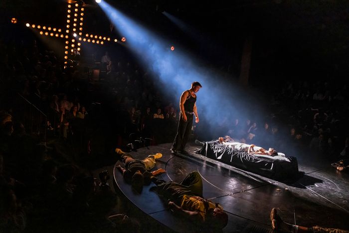 Photos: Kit Connor and Rachel Zegler in ROMEO + JULIET on Broadway — photo 13 of 14